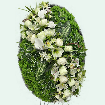 Венок из искусственных цветов